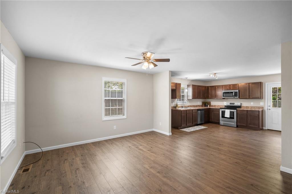 866 Falling Creek Court, Rural Hall, North Carolina image 4