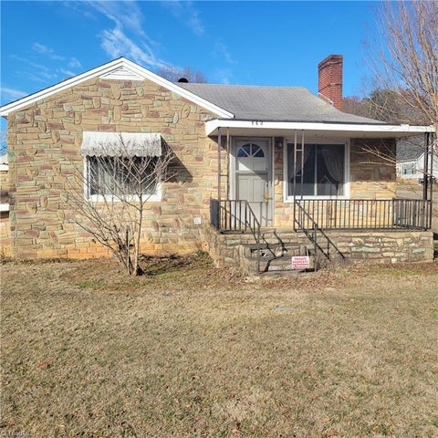 Homes For Sale - 142 Motsinger Drive<br/> Winston-Salem, NC 27107