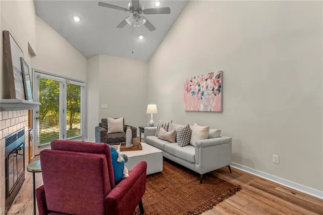306 N Lindell Road Unit E, photo 5 of 34