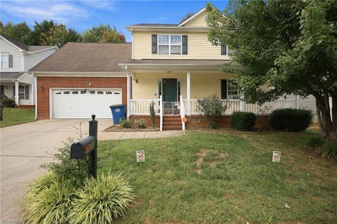 Homes For Sale - 3800 Heather View Lane<br/> Winston-Salem, NC 27127