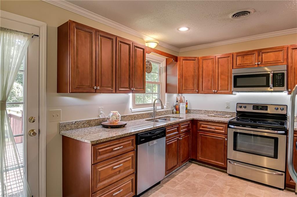 3255 Wide Country Road, Pfafftown, North Carolina image 2