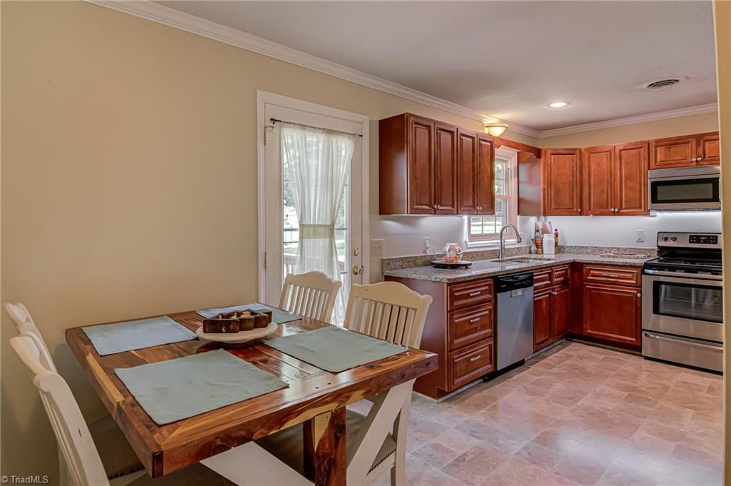 3255 Wide Country Road, Pfafftown, North Carolina image 9