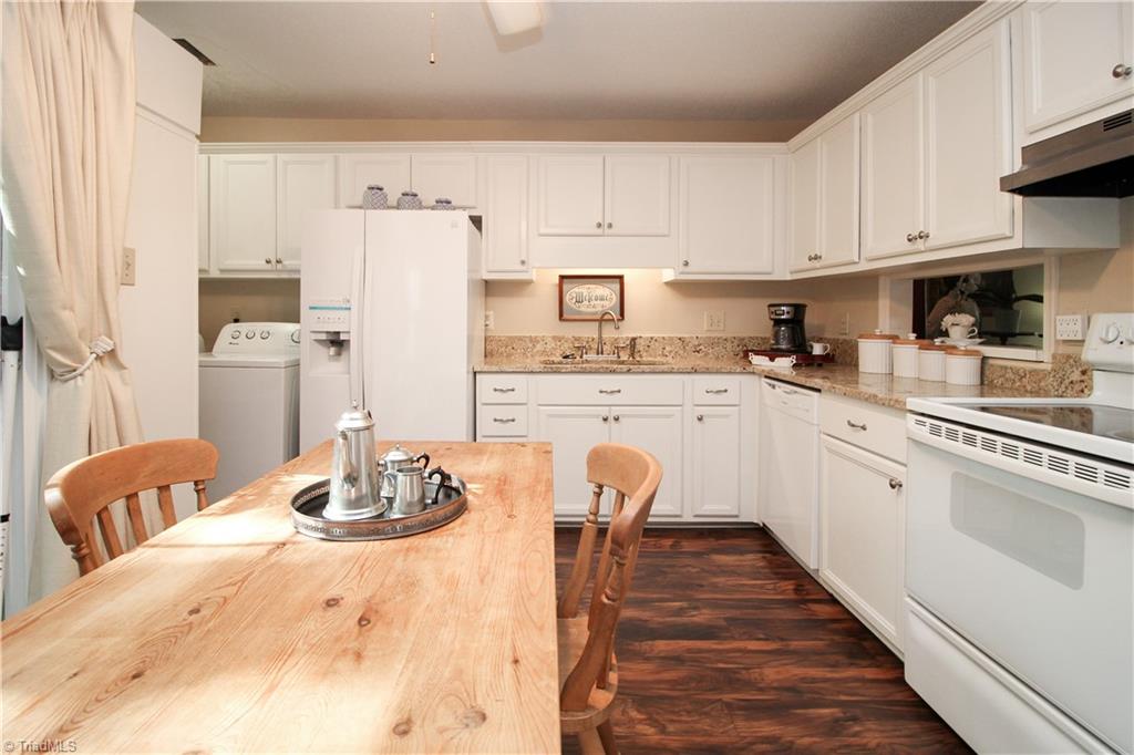 21 Park Village Lane #E, Greensboro, North Carolina image 13