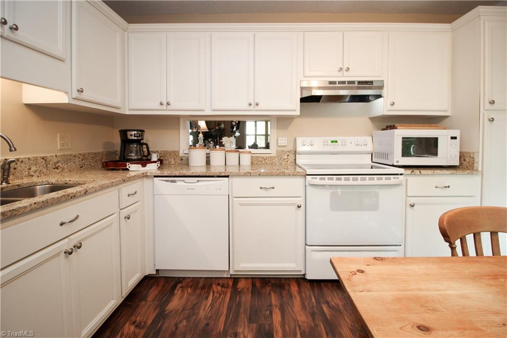 21 Park Village Lane #E, Greensboro, North Carolina image 14
