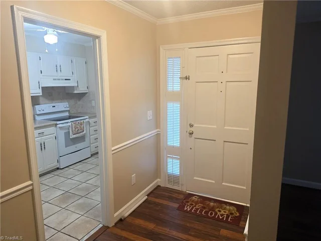 101 Saint Johns Court, photo 2 of 22