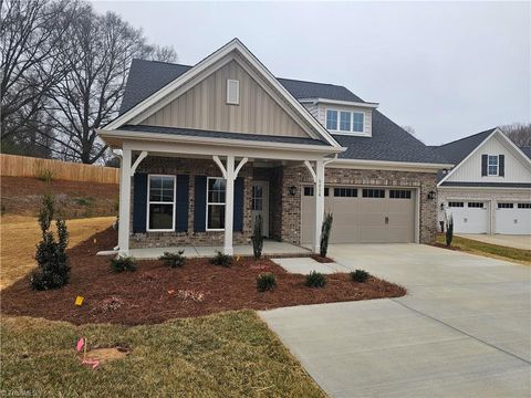 A home in Clemmons
