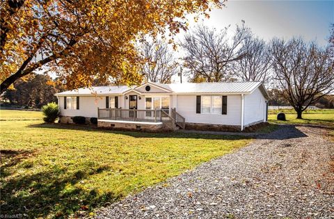 Mobile Home For Sale - 943 Tabor Road<br/> Olin, NC 28660