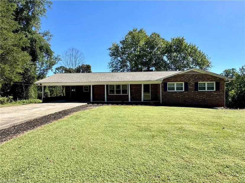 140 Northeast Circle, photo 1 of 36