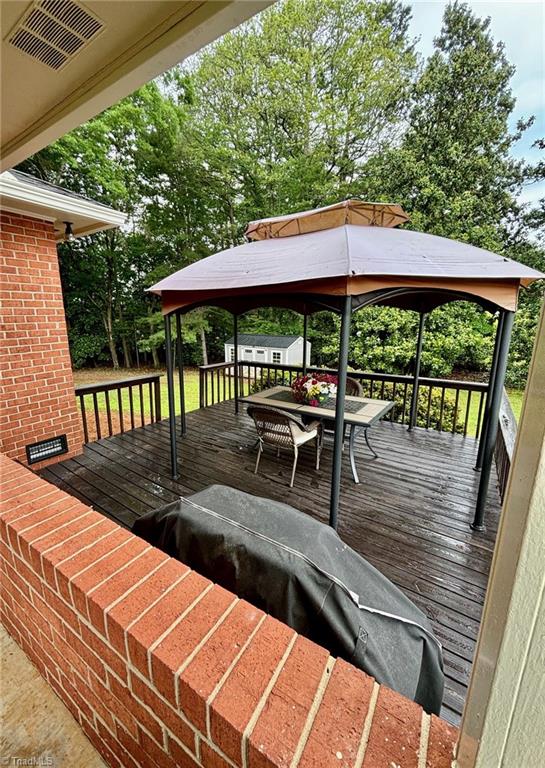 831 Sunset Drive, Pilot Mountain, North Carolina image 2