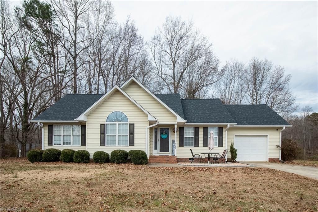 Photo of 908 Bunting Road, Asheboro, NC 27205 (MLS # 1205079)