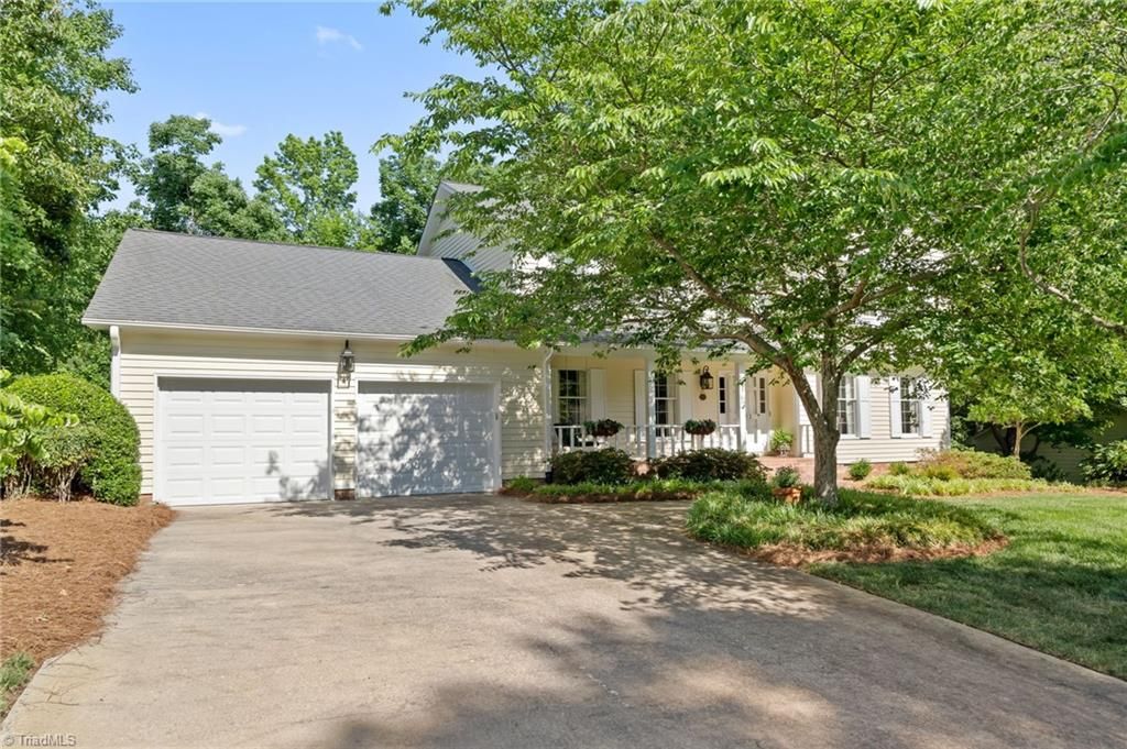 Photo of 1312 Kensington Drive, High Point, NC 27262 (MLS # 1222359)