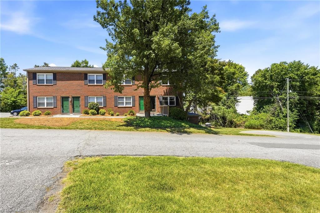 105 Briar Creek Manor