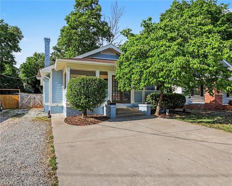 Homes For Sale - 1410 W Florida Street<br/> Greensboro, NC 27403
