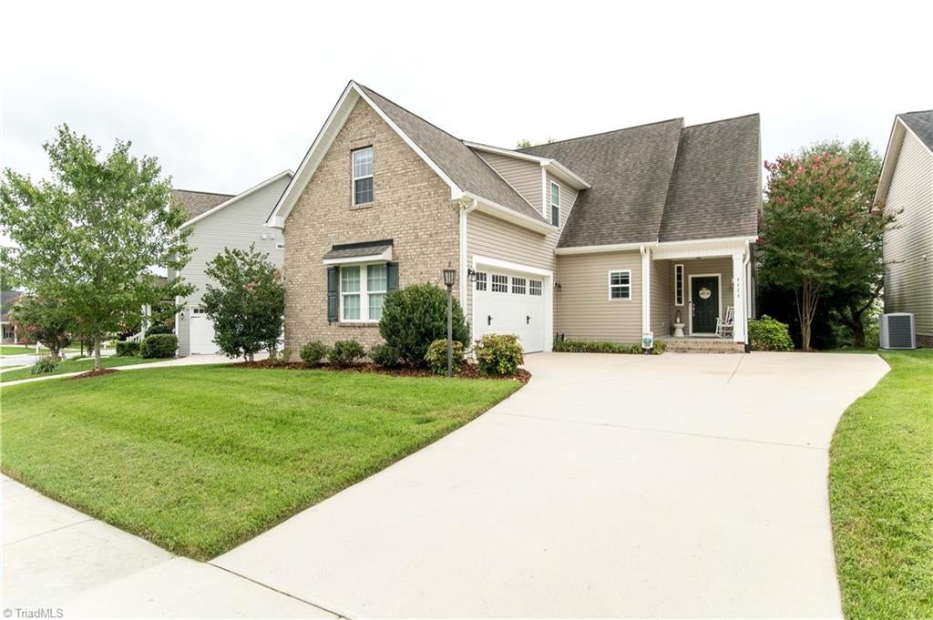 Photo of 6624 Springfield Village Lane, Clemmons, NC 27012 (MLS # 1230306)