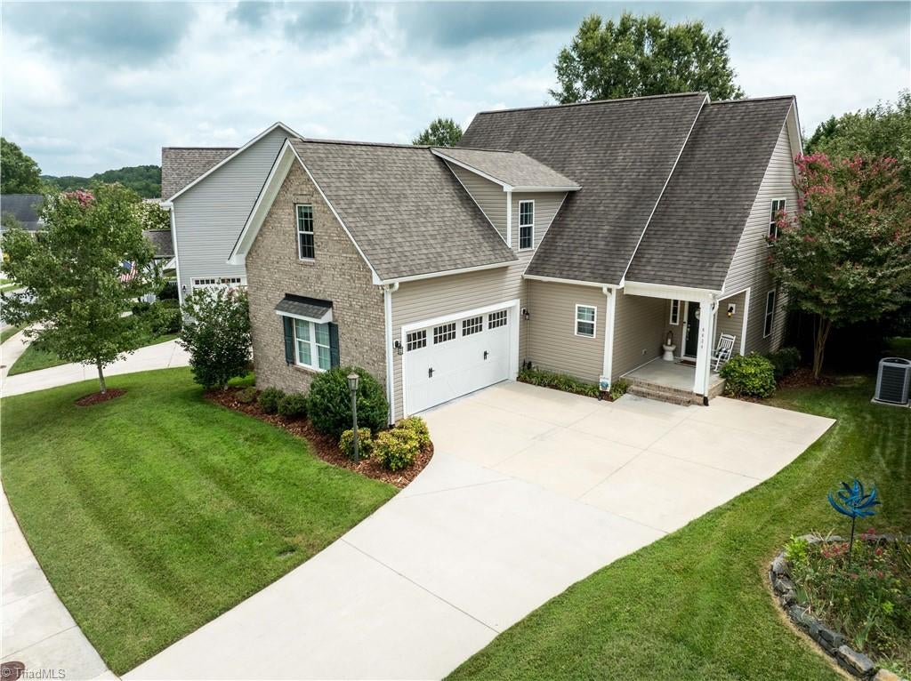 Photo of 6624 Springfield Village Lane, Clemmons, NC 27012 (MLS # 1230306)