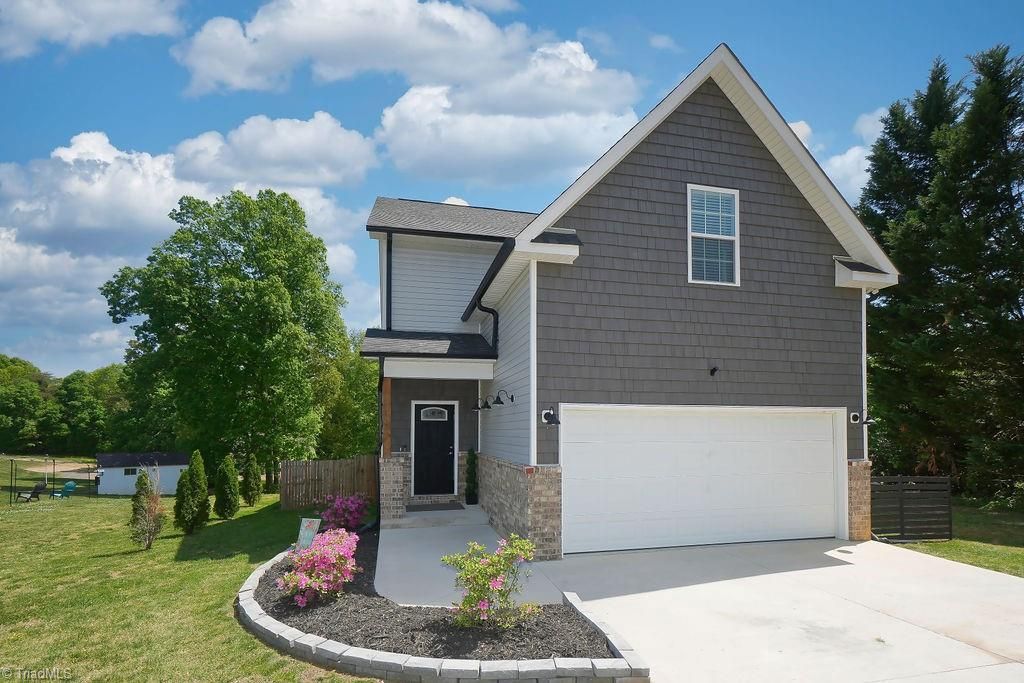 Photo of 711 Korner Rock Road, Kernersville, NC 27284 (MLS # 1216704)