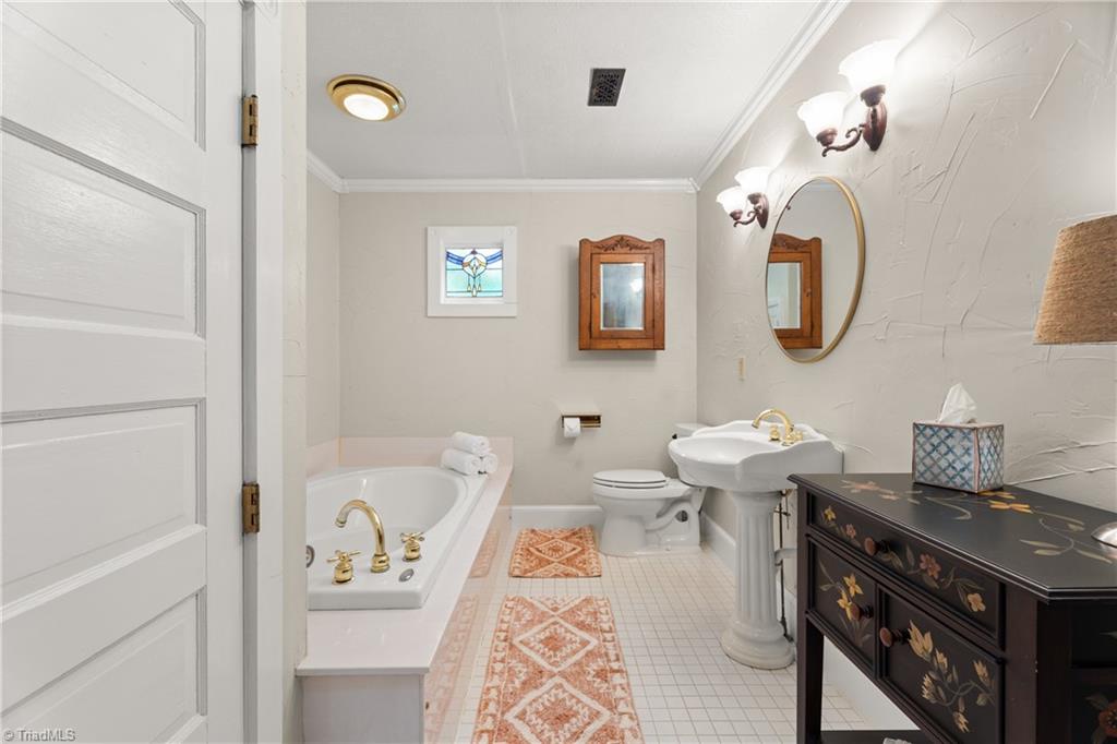 Winston-Salem, North Carolina 27107, United States, 3 Bedrooms Bedrooms, ,2 BathroomsBathrooms,Residential,Pending,191548