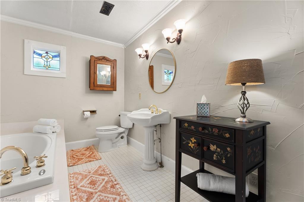 Winston-Salem, North Carolina 27107, United States, 3 Bedrooms Bedrooms, ,2 BathroomsBathrooms,Residential,Pending,191548