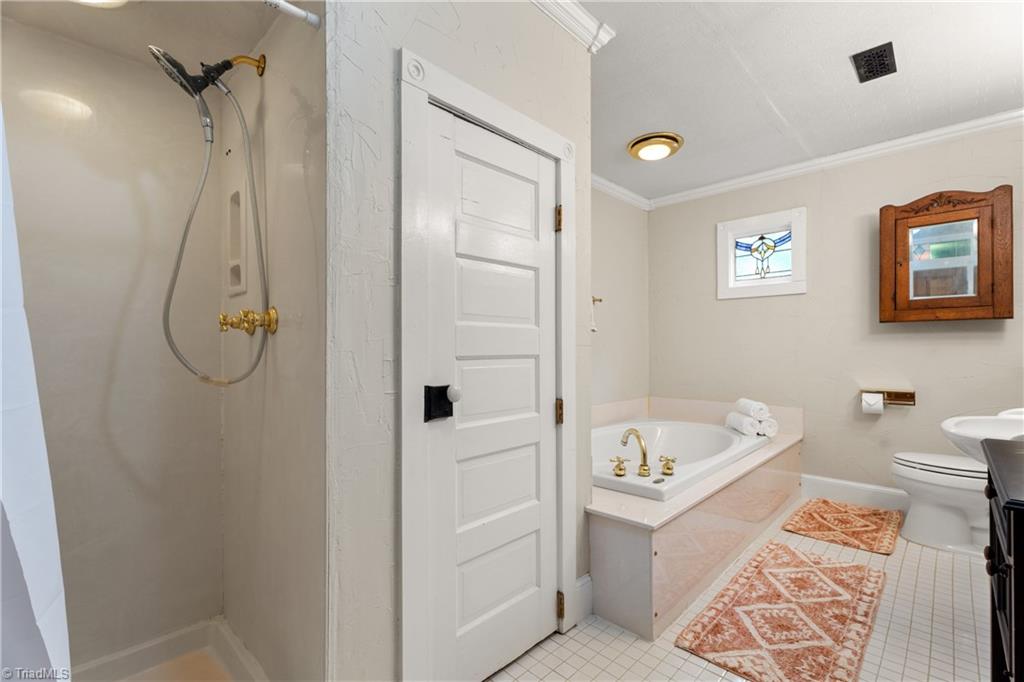 Winston-Salem, North Carolina 27107, United States, 3 Bedrooms Bedrooms, ,2 BathroomsBathrooms,Residential,Pending,191548