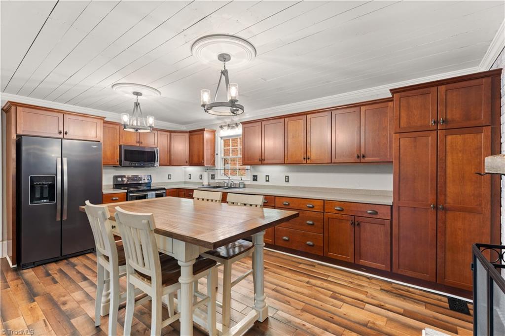 Winston-Salem, North Carolina 27107, United States, 3 Bedrooms Bedrooms, ,2 BathroomsBathrooms,Residential,Pending,191548