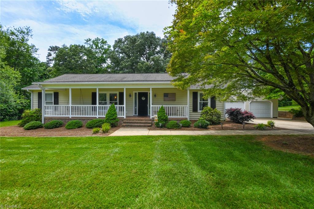 6107 Four Oaks Court, Summerfield, North Carolina image 1