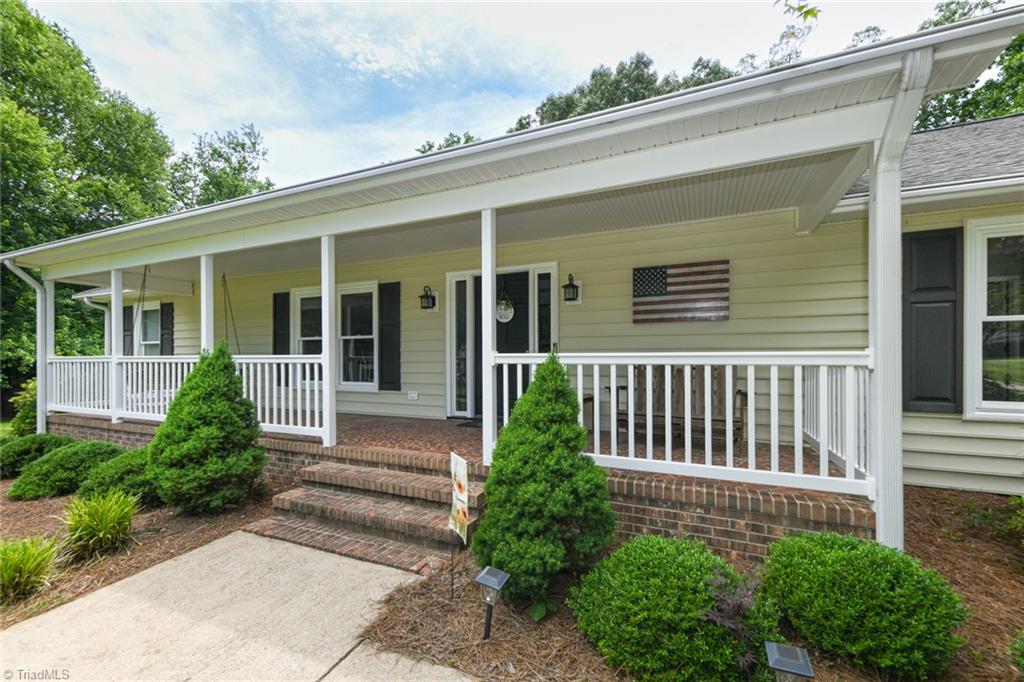 6107 Four Oaks Court, Summerfield, North Carolina image 3