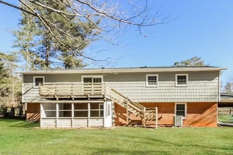 A home in Pfafftown