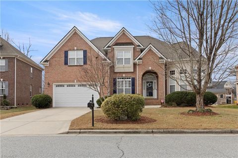 Homes For Sale - 108 Olde Salem Drive<br/> Jamestown, NC 27282