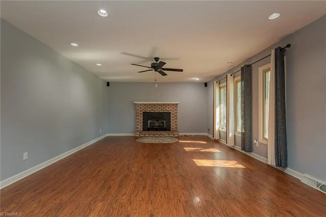 623 Cardinal Drive, photo 4 of 43