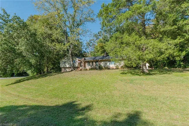 623 Cardinal Drive, photo 2 of 43