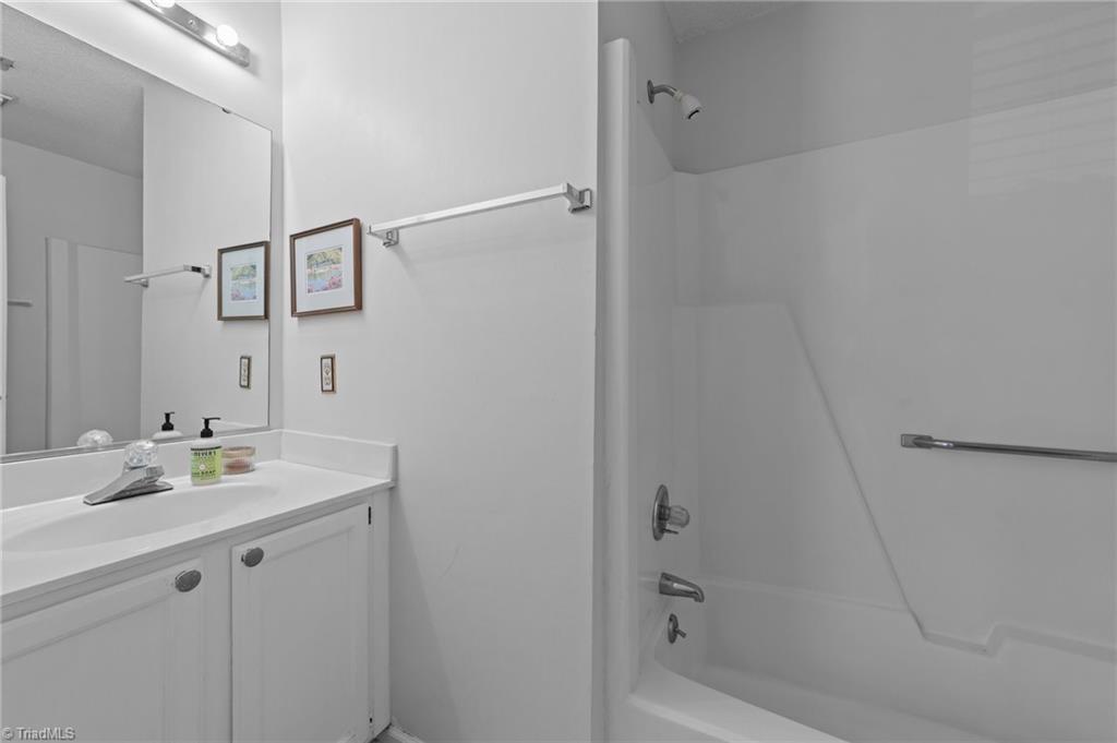 4655 Lawndale Drive, Greensboro, North Carolina image 19