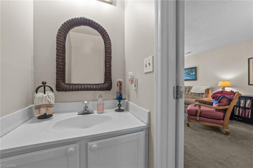4655 Lawndale Drive, Greensboro, North Carolina image 11