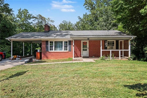Homes For Sale - 317 Lucinda Lane<br/> Kernersville, NC 27284