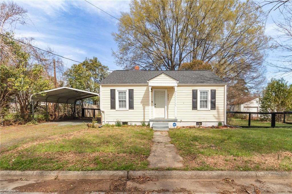 Photo of 2805 kentwood Street, Greensboro, NC 27405 (MLS # 1213182)