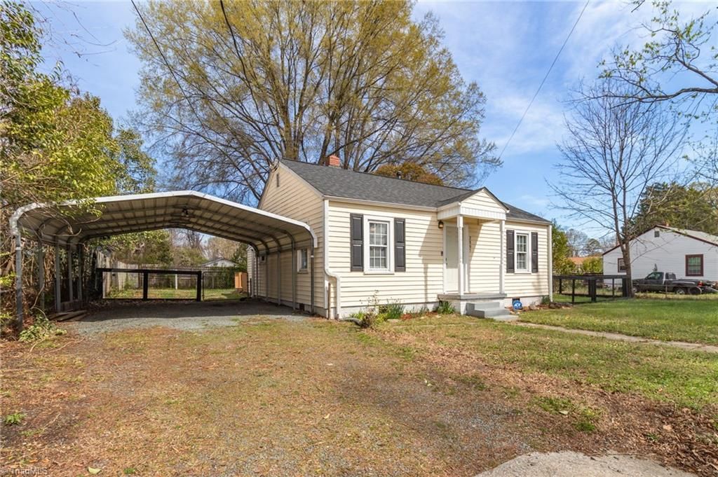 Photo of 2805 kentwood Street, Greensboro, NC 27405 (MLS # 1213182)
