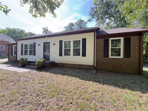 Homes For Rent - 304 Leland Drive<br/> Greensboro, NC 27455