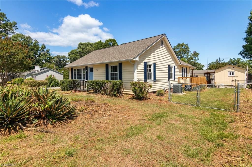 Photo of 214 Moon Street, Thomasville, NC 27360 (MLS # 1219891)