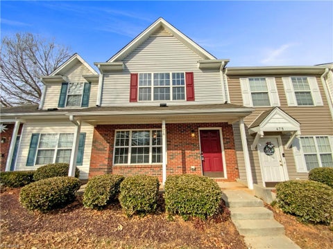 Townhouse For Sale - 474 Saratoga Court<br/> Winston-Salem, NC 27103