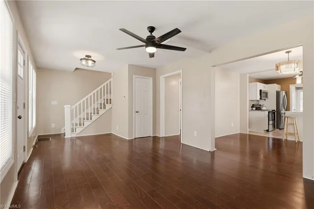 1708 Marion Street, photo 5 of 31