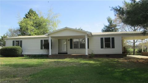 Mobile Home For Sale - 93 Jeff Avenue<br/> Lexington, NC 27292