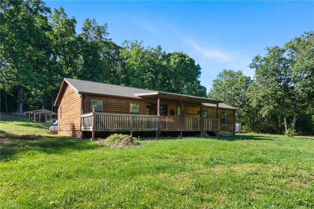 1922 Kings Grant Drive, Newton, North Carolina image 3