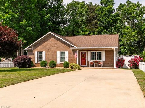 1290 Pyrtle Drive Graham NC 27253