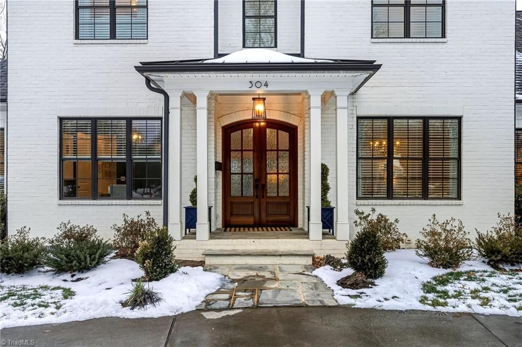 Photo of 304 Pennsylvania Avenue, Winston-Salem, NC 27104 (MLS # 1207950)