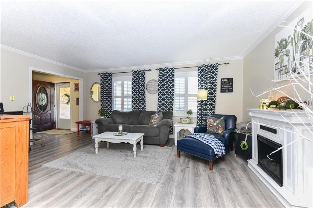 311 Irving Park Drive, Kernersville, North Carolina image 10