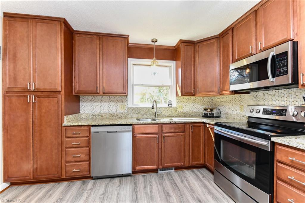 311 Irving Park Drive, Kernersville, North Carolina image 15