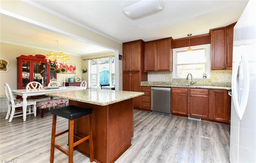 311 Irving Park Drive, Kernersville, North Carolina image 14