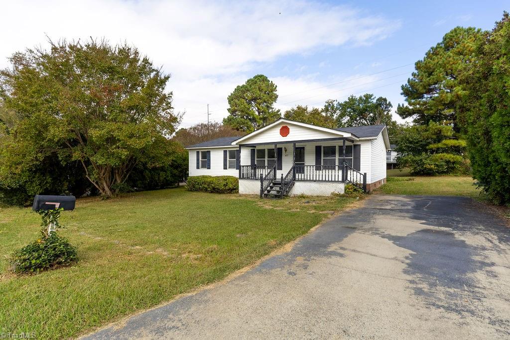 1605 Mossbrook Circle