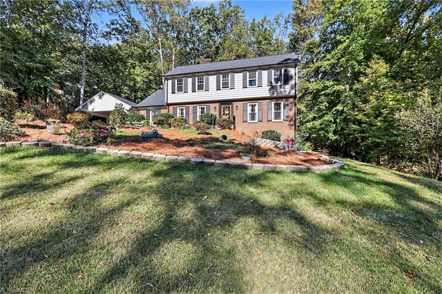 311 Balsam Drive, photo 3 of 31