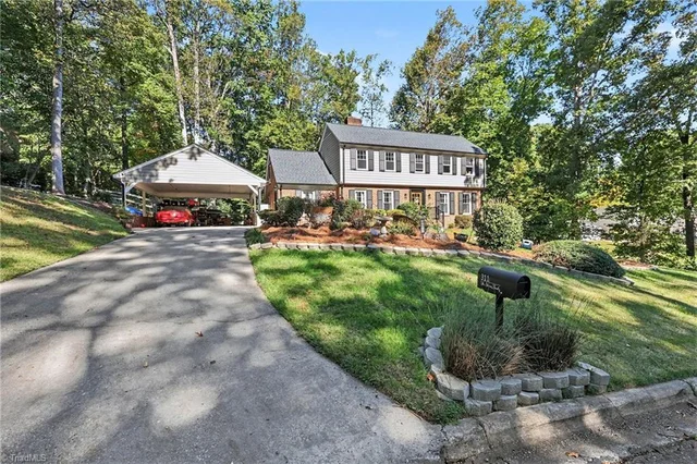 311 Balsam Drive, photo 2 of 31