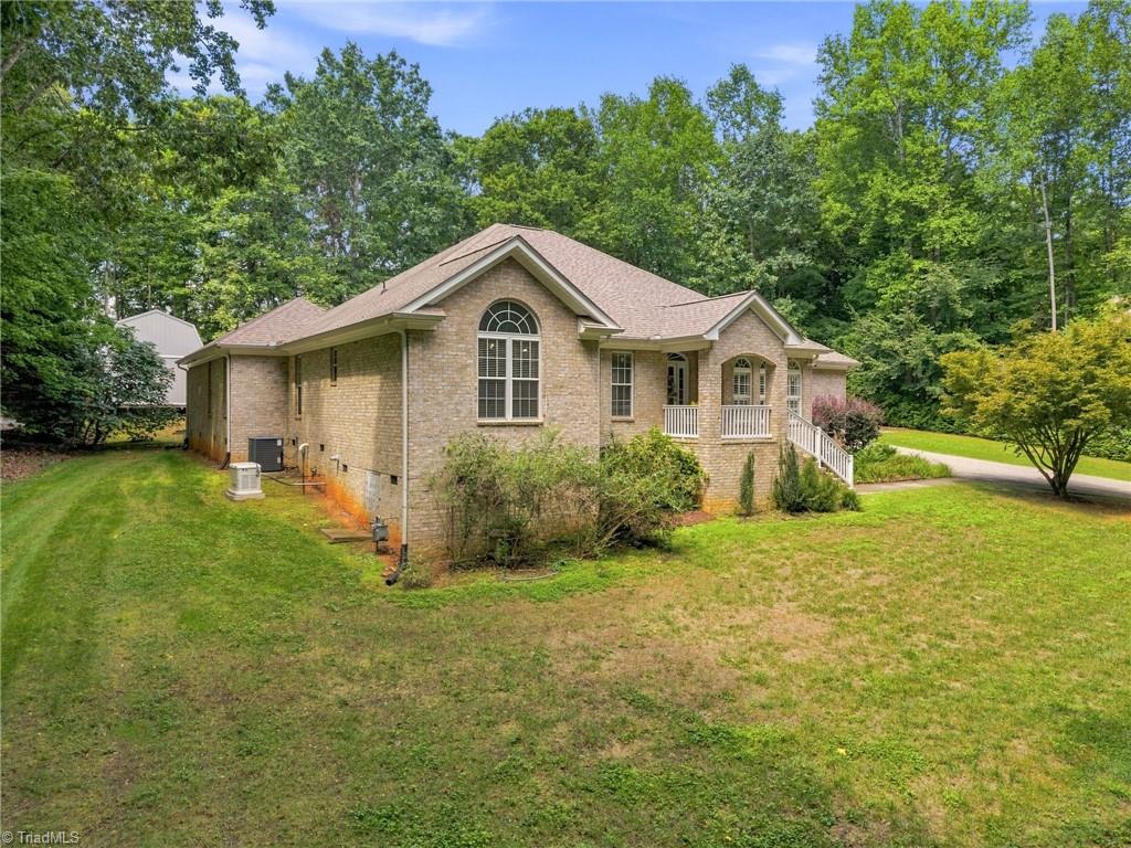 Photo of 5823 Big Oak Way, Randleman, NC 27317 (MLS # 1233822)
